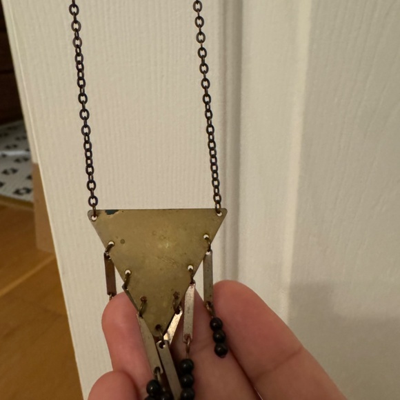 Gold triangle pendant long necklace - Picture 4 of 4